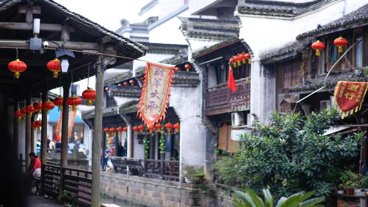 逃出诡异堡垒